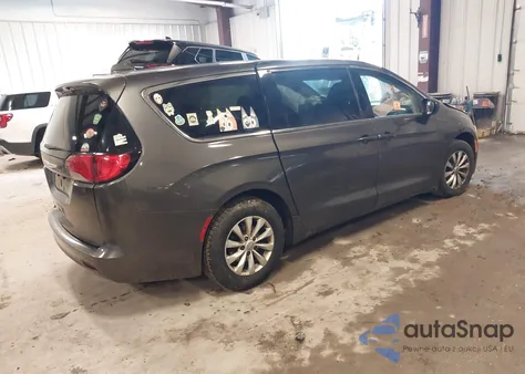 2017 Chrysler Pacifica Touring z USA, uszkodzony, nr VIN 2C4RC1DG5HR676229
